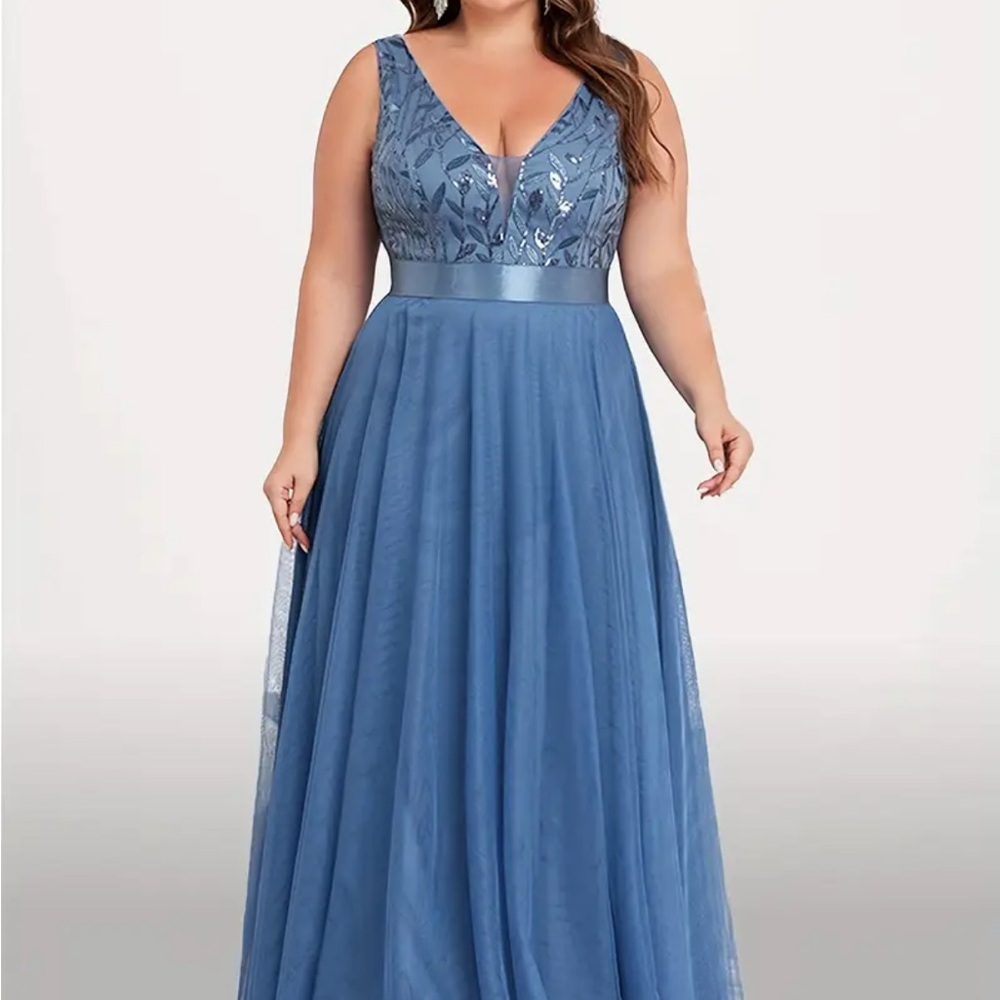 Elegant Blue Evening Gown